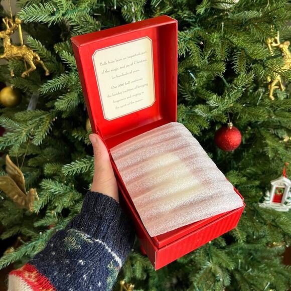 NEW in Box Hallmark 2007 White Porcelain Christmas Bell with Wreath Bow Ornament - Picture 8 of 9